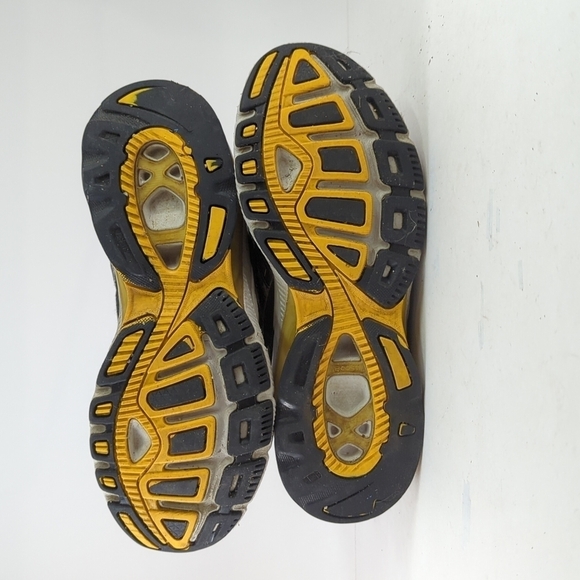 ADIDAS Boost shoes - Picture 4 of 5